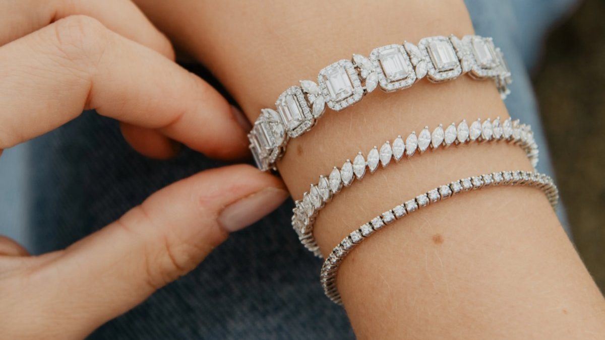 The Art of Elegance: Dazzling Wrist Pieces for Timeless Style